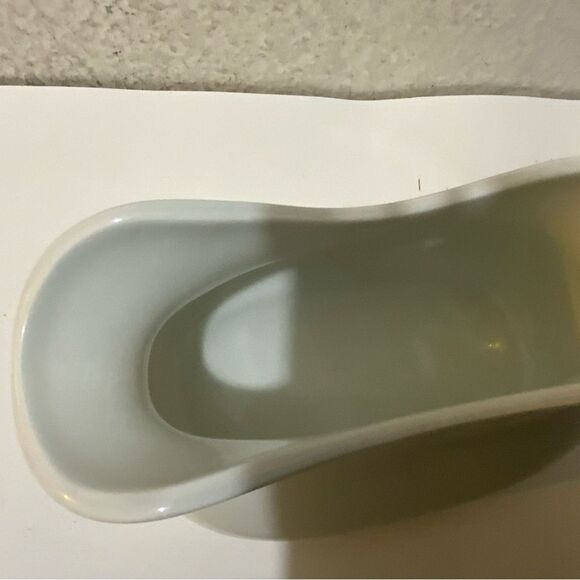 Target home collection white Porcelain White Gravy Boat 8 X 3.5 X 4” P10 - Picture 3 of 7